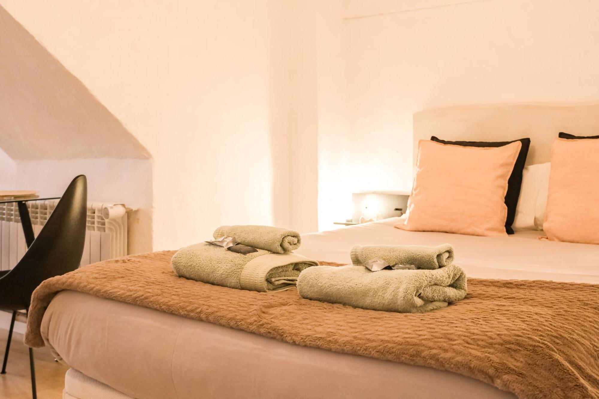Casa Besalu Estudio En El Centro Del Pueblo Ngoại thất bức ảnh